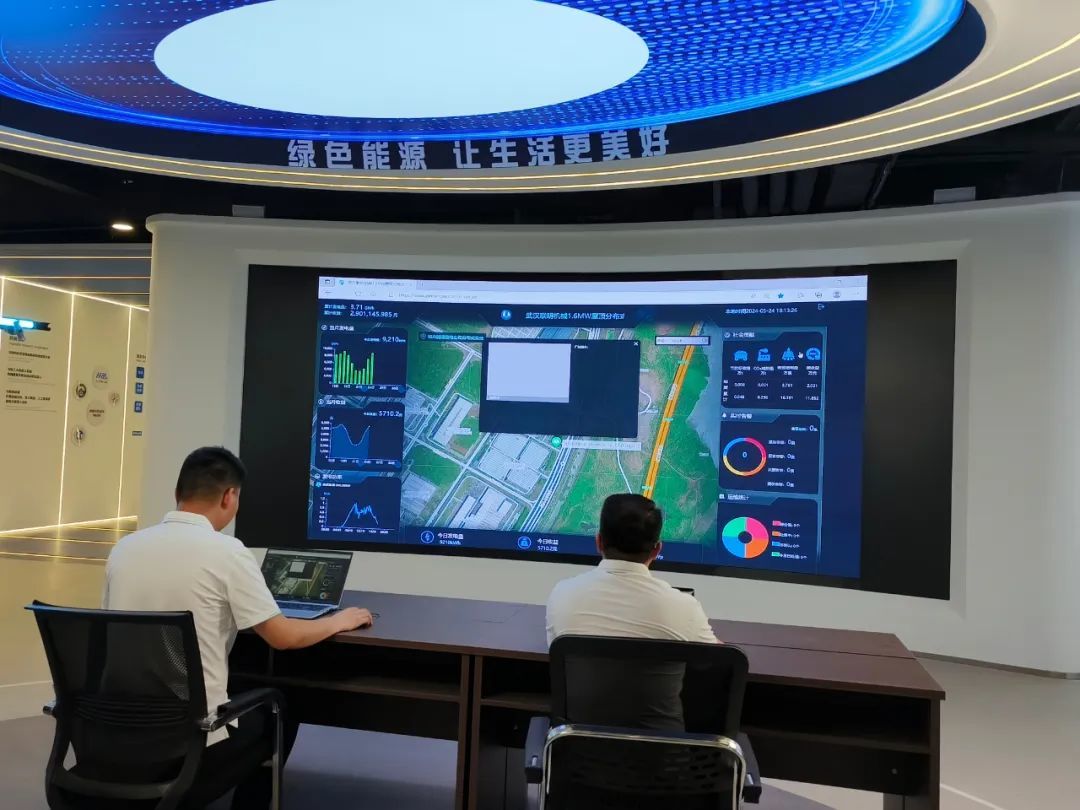 總規模35MW‖德行(xíng)天下(xià)機(jī)器(qì)人(rén)承接湖(hú)北(běi)區(qū)域12個(gè)分(fēn)布式光(guāng)伏電(diàn)站(zhàn)運維服務!